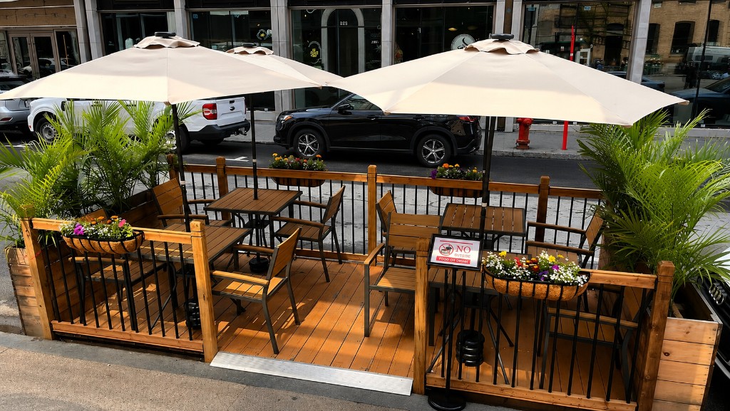 Terrasse extérieure de Cafeterra